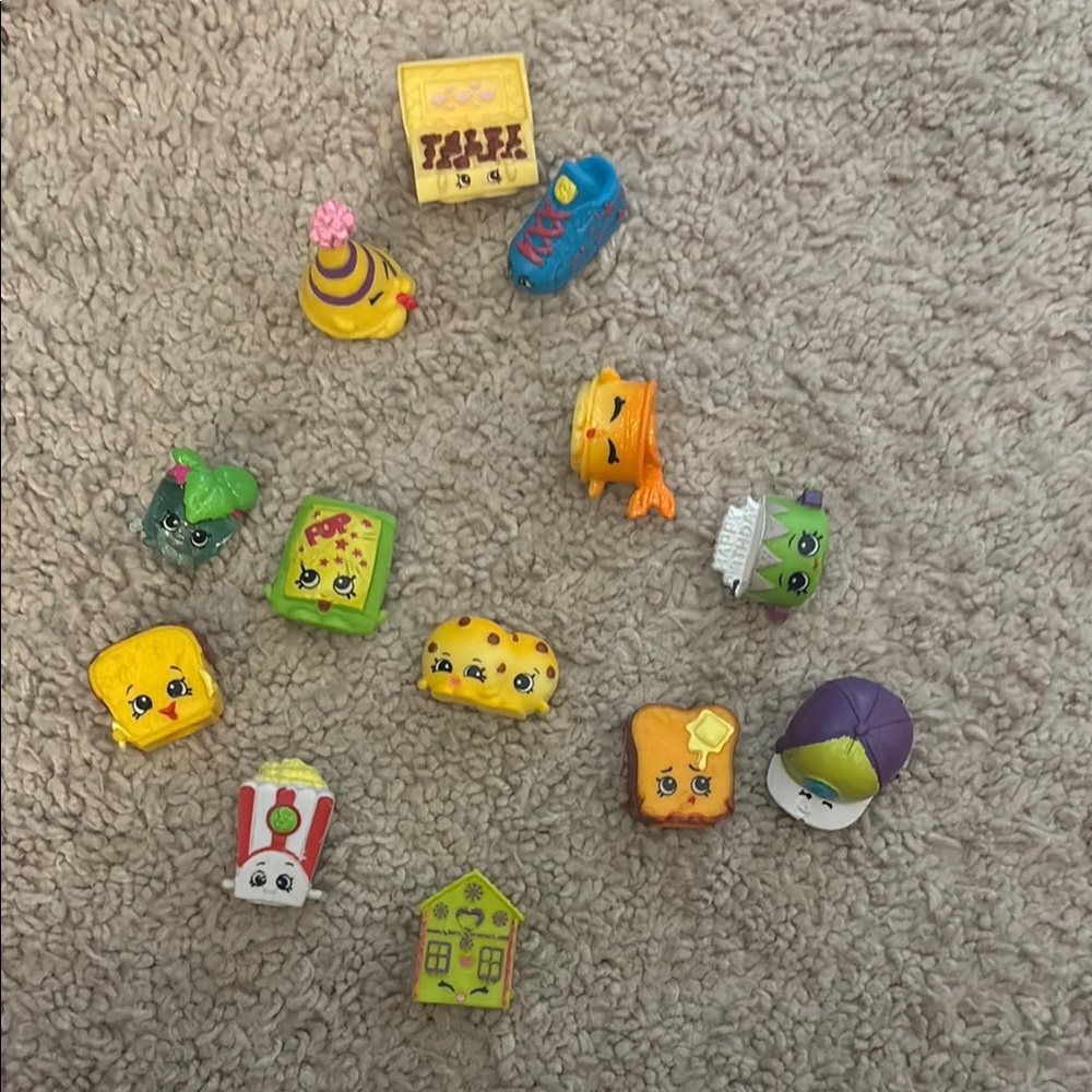 Shopkins Colorful Collectible Toy Set